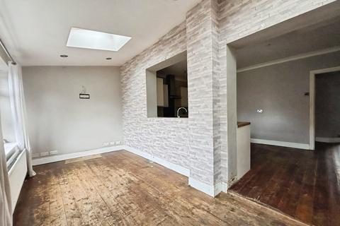 3 bed property, in Westcott Road, £119,950