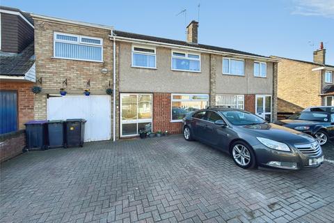 4 bed property, in Laburnum Close, £310,000