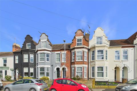 4 bed property, in Kirkley Street, £210,000
