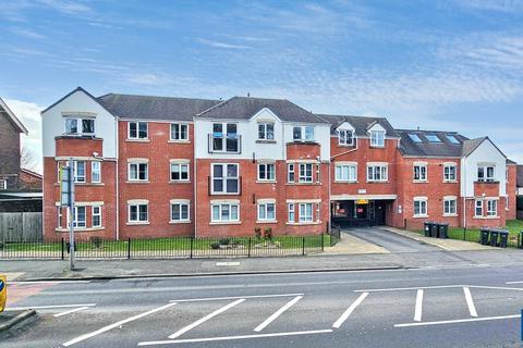 1 bed property, in 112 High Street, £145,000