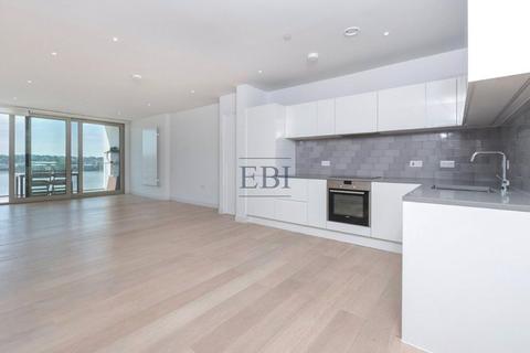 2 bed property, in Liner House, £680,000