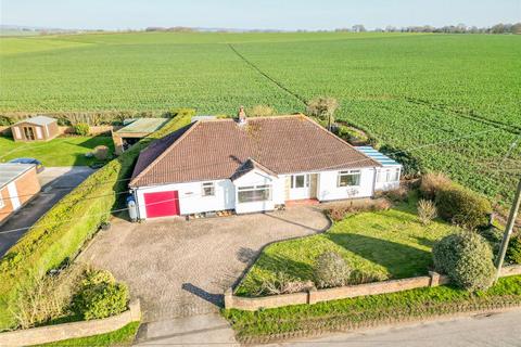 3 bed property, in Main Street, £525,000