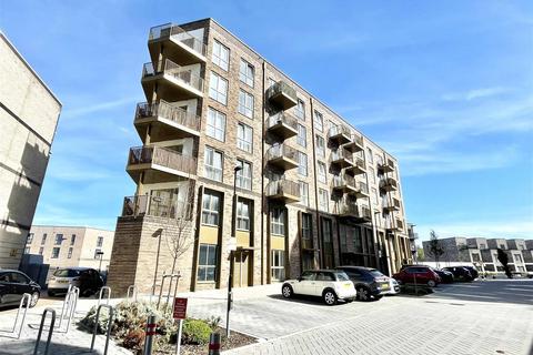 2 bed property, in Wharf Road, £325,000