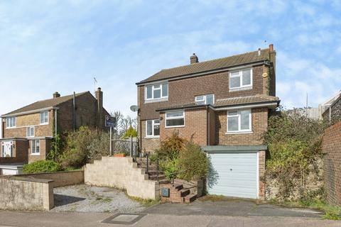 3 bed property, in The Forstal, £550,000