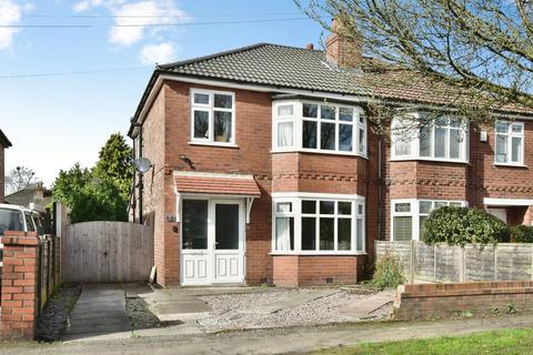 3 bed property, in Vaudrey Drive, £425,000