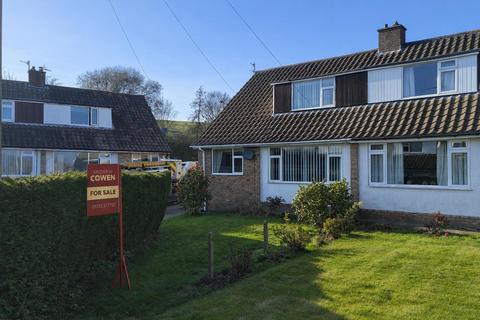 4 bed property, in Roman Close, £215,000
