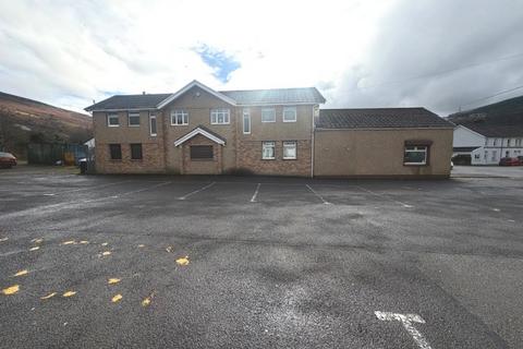 4 bed property, in Tai Bach, £349,950
