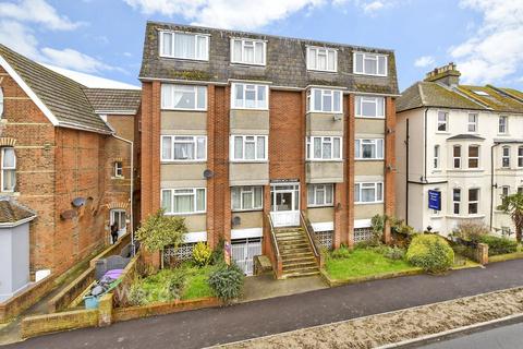 2 bed property, in Cheriton Road, £180,000