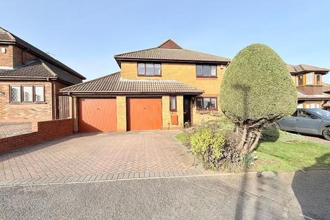 4 bed property, in Charndon Close, £520,000