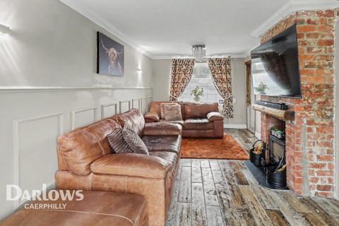 3 bed property, in Cefn-Y-Lon, £220,000