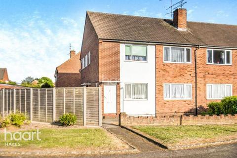 2 bed property, in Yeading Fork, £335,000