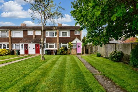 2 bed property, in Woodgate Park, £299,950