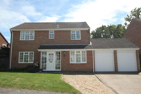 4 bed property, in Abbeyfields Close, £625,000