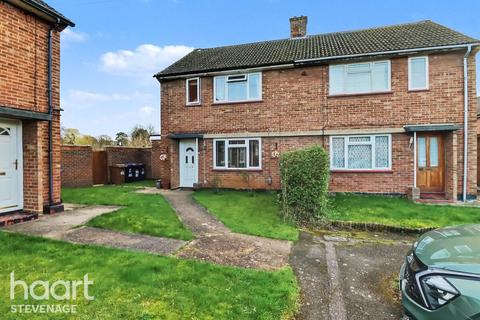 3 bed property, in Eastern Way, £375,000