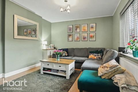 3 bed property, in Eastern Way, £375,000