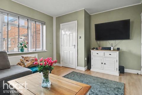3 bed property, in Eastern Way, £375,000
