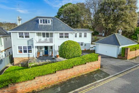 5 bed property, in Brudenell Avenue, £2,250,000