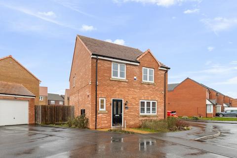 4 bed property, in Sandgate Close, £240,000