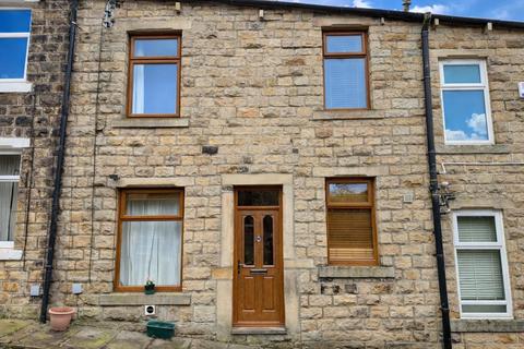 2 bed property, in Grove Street, £180,000