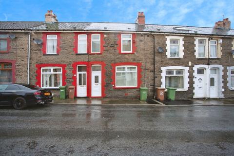 2 bed property, in Hendre Road, £140,000