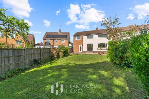 4 bed property, in Ardens Way, £800,000