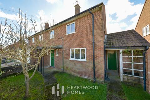 3 bed property, in Catham Close, £575,000