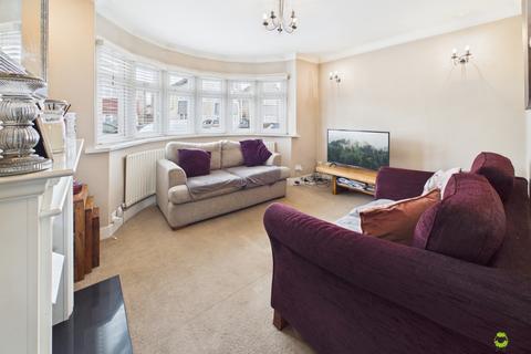 3 bed property, in Swanley Road, £450,000