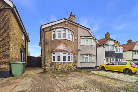 3 bed property, in Swanley Road, £450,000