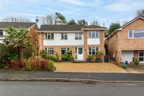 4 bed property, in Hazel Avenue, £425,000