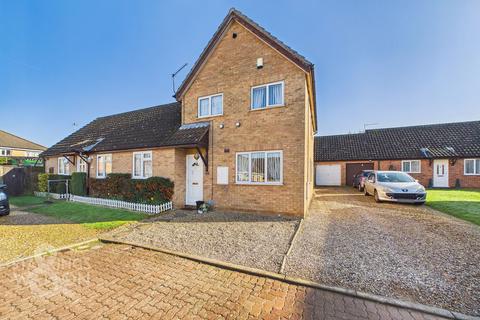3 bed property, in Yaxley Way, £245,000