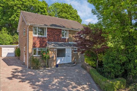 4 bed property, in Ashwells, £700,000