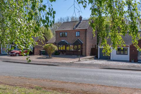 3 bed property, in The Cornfield, £340,000