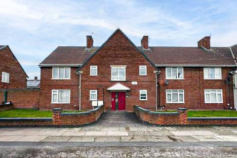 1 bed property, in Withington Road, £90,000