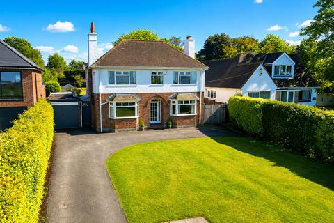 5 bed property, in Oldfield Drive, £725,000
