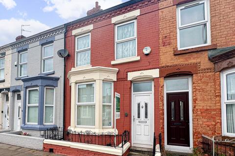 4 bed property, in Boaler Street, £170,000