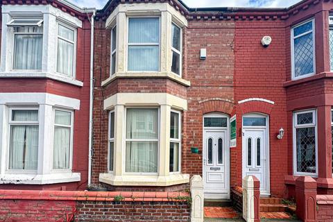 4 bed property, in Winchfield Road, £240,000