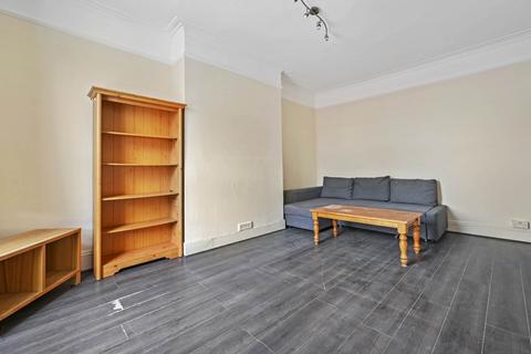 5 bed property, in Uxbridge Road, £900,000