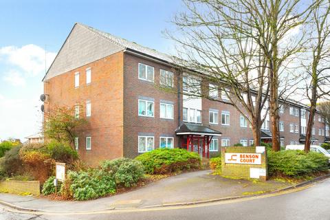 2 bed property, in Ingram Crescent East, £260,000