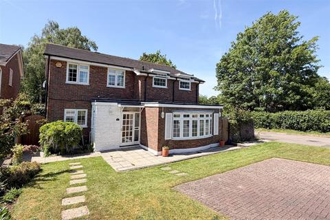 4 bed property, in The Beeches, £1,000,000