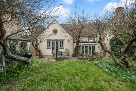 5 bed property, in Cassington OX29, £795,000