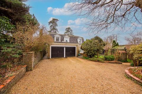 4 bed property, in Warren Road, £700,000