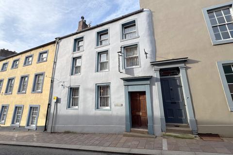 7 bed property, in 9 Castlegate, £250,000
