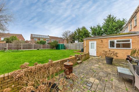 3 bed property, in Bourne Road Estate, £260,000
