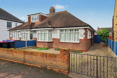 2 bed property, in London Road, £395,000