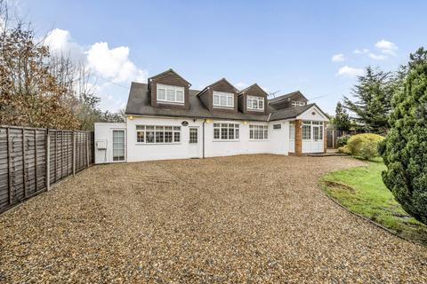 6 bed property, in Bulls Lane, £1,395,000
