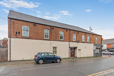 1 bed property, in Victoria Road, £75,000