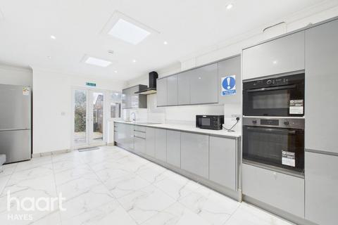 7 bed property, in Shepiston Lane, £700,000