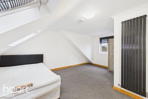 7 bed property, in Shepiston Lane, £700,000