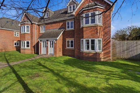 2 bed property, in Ombersley Road, £155,000