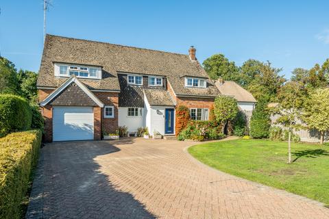 4 bed property, in Headley, £950,000